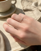 Zilvaré Amélie Ring - Verfijnde zilveren ring met subtiele zirkonia-steen