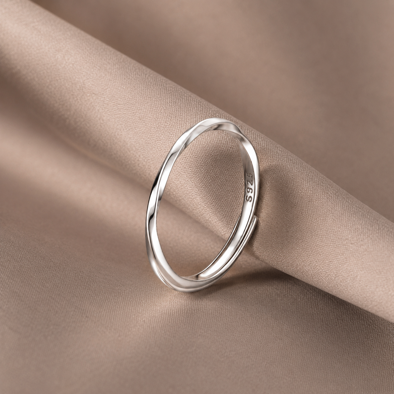 Zilvaré Vela Ring – Verstelbare elegantie in 925 sterling zilver