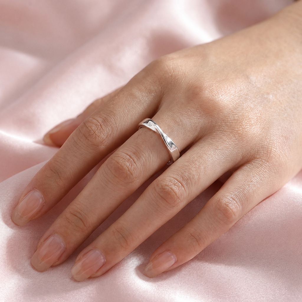 Zilvaré Éline Ring – Verstelbare 925 zilveren ring met elegante golfvorm