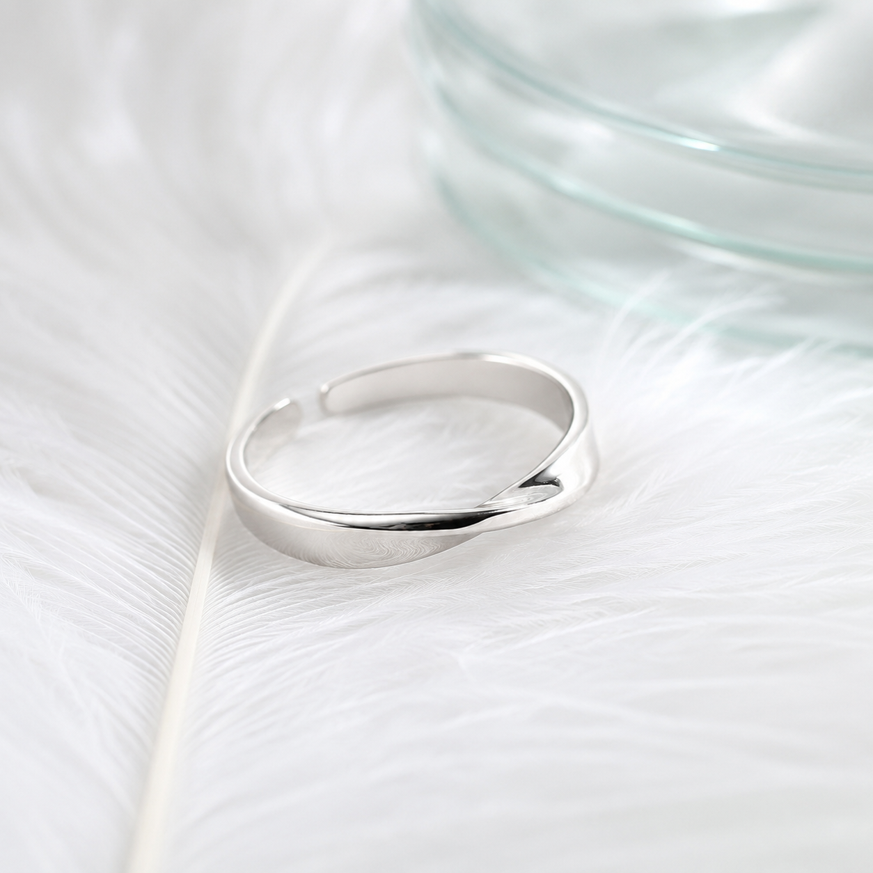 Zilvaré Éline Ring – Verstelbare 925 zilveren ring met elegante golfvorm